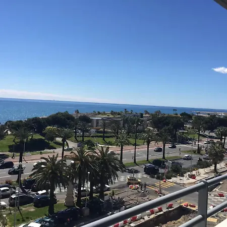 Avec Vue Imprenable Sur La à Appartement